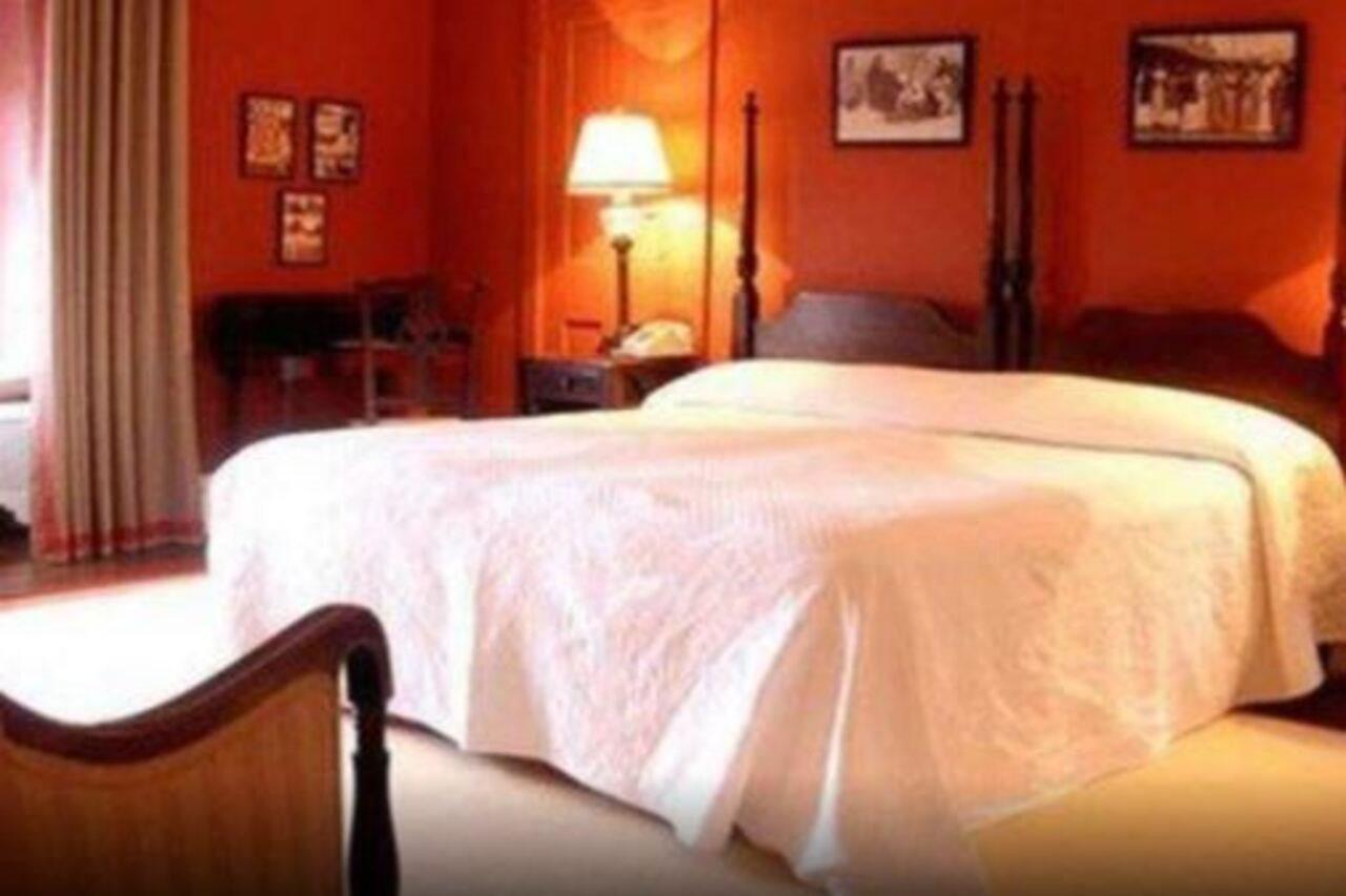 The College Club Of Boston Bed and Breakfast Rum bild